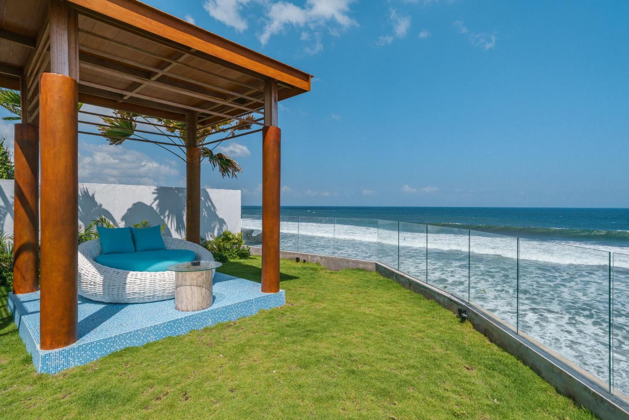 Abian Kapas Beach House Selemadeg エクステリア 写真